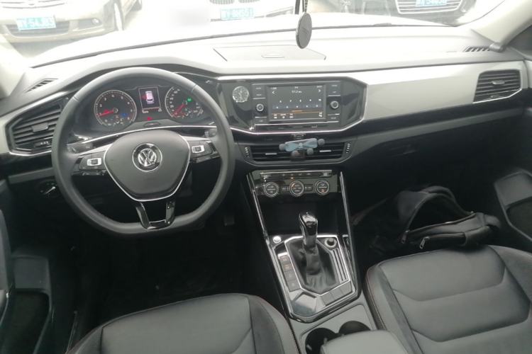Used Volkswagen Tayron 2019 330TSI Two-Wheel Drive Luxury Model China VI Standard Center Console