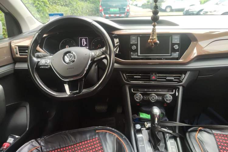 Used Volkswagen Tayron 2019 330TSI Two-Wheel Drive Comfort Version China VI Standard Center Console