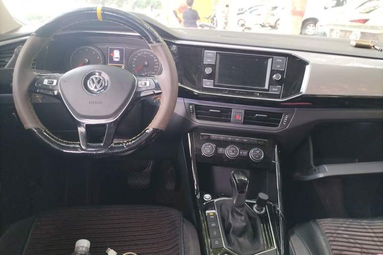 Used Volkswagen Tayron 2019 Teramont Edition 280TSI Two-Wheel Drive Luxury Model China VI Standard Center Console