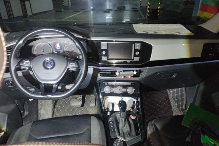 Used Volkswagen Tayron 2019 330TSI Four-Wheel Drive Luxury Version China VI Standard Center Console