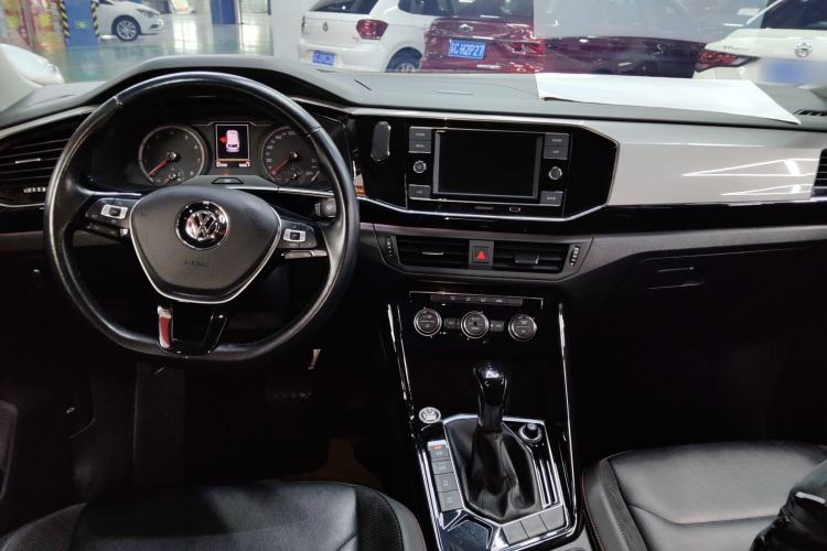 Used Volkswagen Tayron 2019 Teramont Edition 280TSI Two-Wheel Drive Luxury Model China VI Standard Center Console