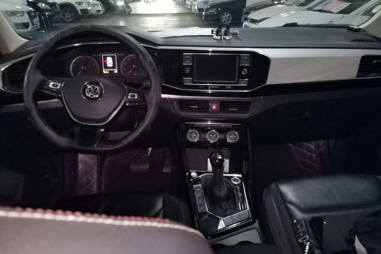 Used Volkswagen Tayron 2019 330TSI Two-Wheel Drive Luxury Model China VI Standard Center Console