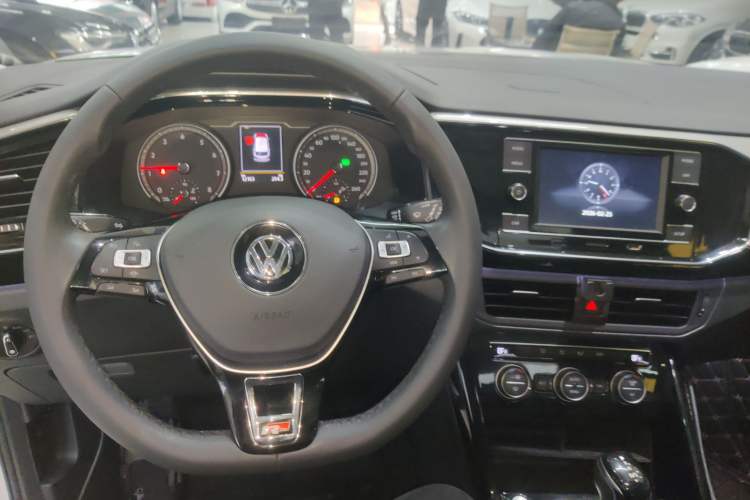Used Volkswagen Tayron 2019 330TSI Two-Wheel Drive Luxury Model China VI Standard Center Console