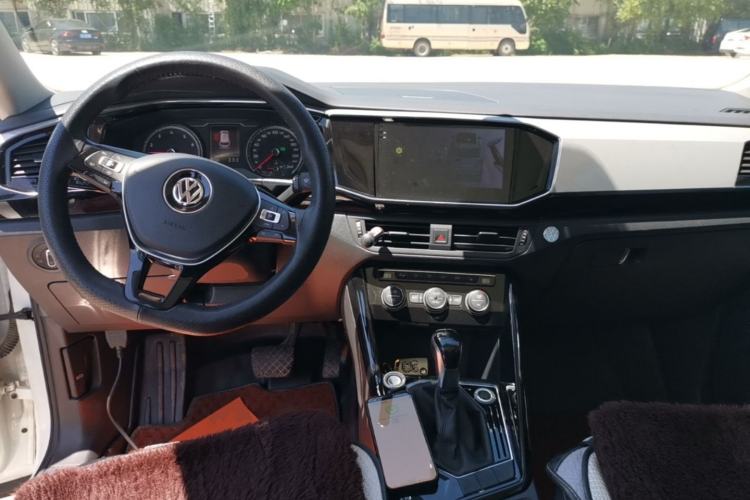 Used Volkswagen Tayron 2019 330TSI Two-Wheel Drive Luxury Model China VI Standard Center Console