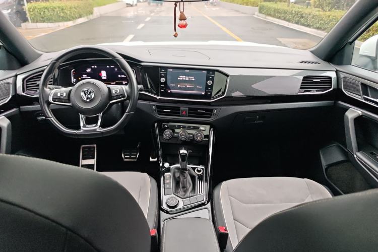 Used Volkswagen Tayron 2019 380TSI Four-Wheel Drive R-Line China VI-standard Center Console