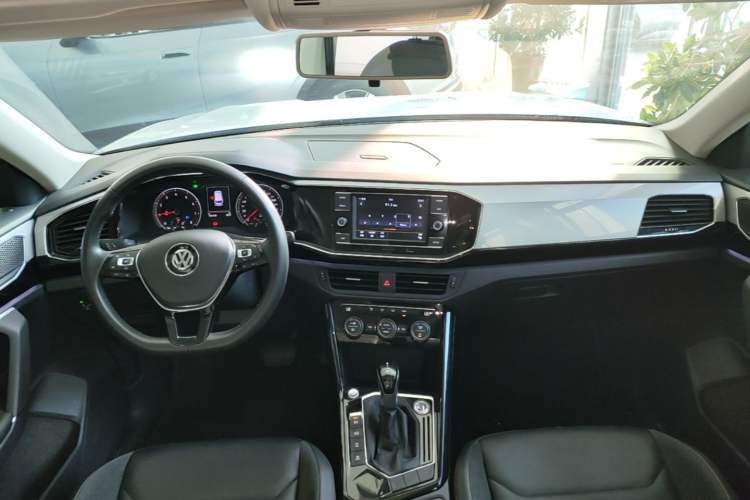 Used Volkswagen Tayron 2019 Teramont Edition 280TSI Two-Wheel Drive Luxury Model China VI Standard Center Console