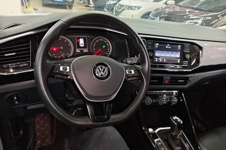 Used Volkswagen Tayron 2019 330TSI Two-Wheel Drive Luxury Model China VI Standard Center Console