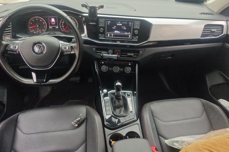 Used Volkswagen Tayron 2019 Teramont Edition 280TSI Two-Wheel Drive Luxury Model China VI Standard Center Console