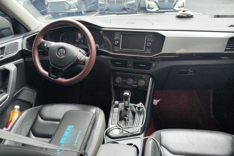 Used Volkswagen Tayron 2019 330TSI Two-Wheel-Drive Luxury Version China V Emission Standard Center Console