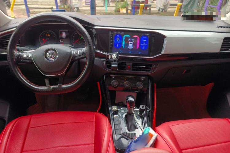 Used Volkswagen Tayron 2019 330TSI Two-Wheel-Drive Luxury Version China V Emission Standard Center Console
