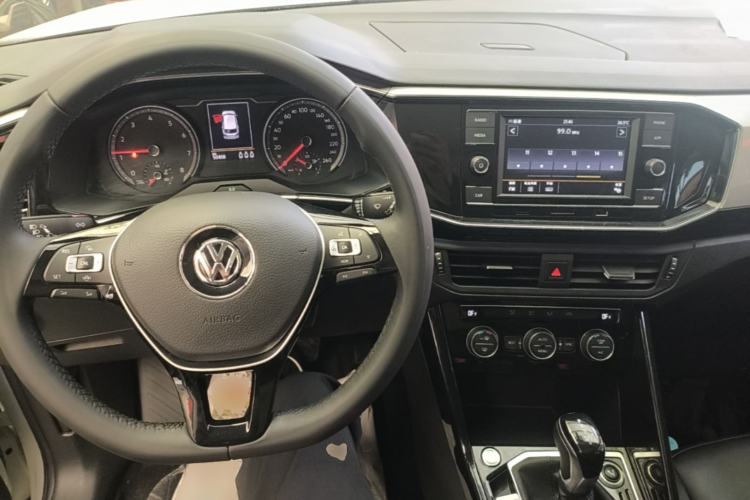 Used Volkswagen Tayron 2019 330TSI Two-Wheel Drive Luxury Model China VI Standard Center Console