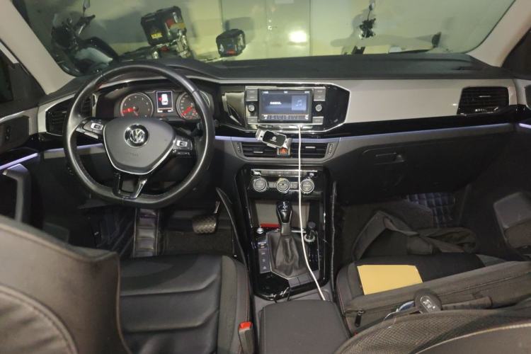 Used Volkswagen Tayron 2019 330TSI Two-Wheel Drive Luxury Model China VI Standard Center Console