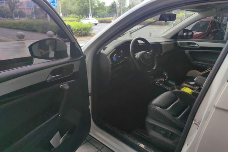 Used Volkswagen Tayron 2019 330TSI Two-Wheel-Drive Luxury Version China V Emission Standard Driver Seat
