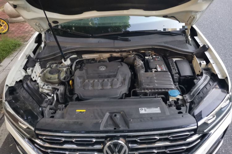 Used Volkswagen Tayron 2019 330TSI Two-Wheel Drive Luxury Model China VI Standard Engine Bay