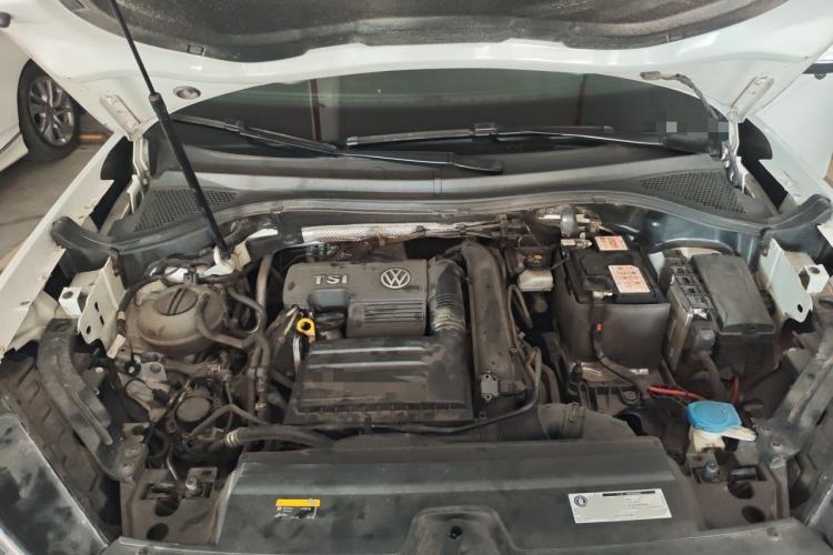 Used Volkswagen Tayron 2019 Teramont Edition 280TSI Two-Wheel Drive Luxury Model China VI Standard Engine Bay