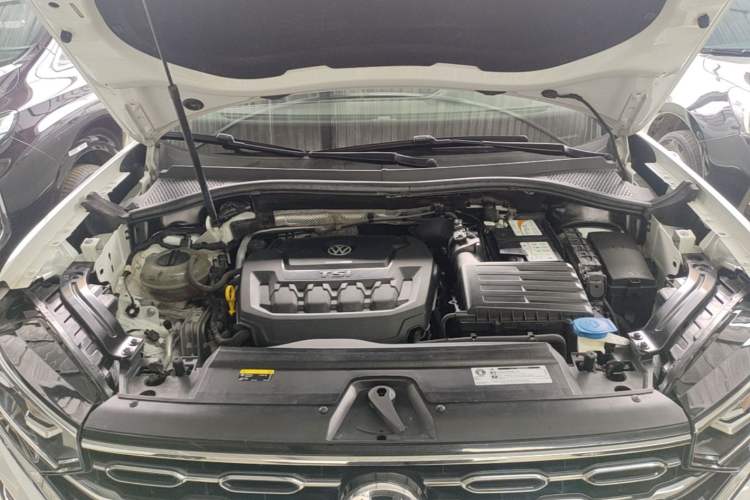 Used Volkswagen Tayron 2019 330TSI Two-Wheel Drive Luxury Model China VI Standard Engine Bay