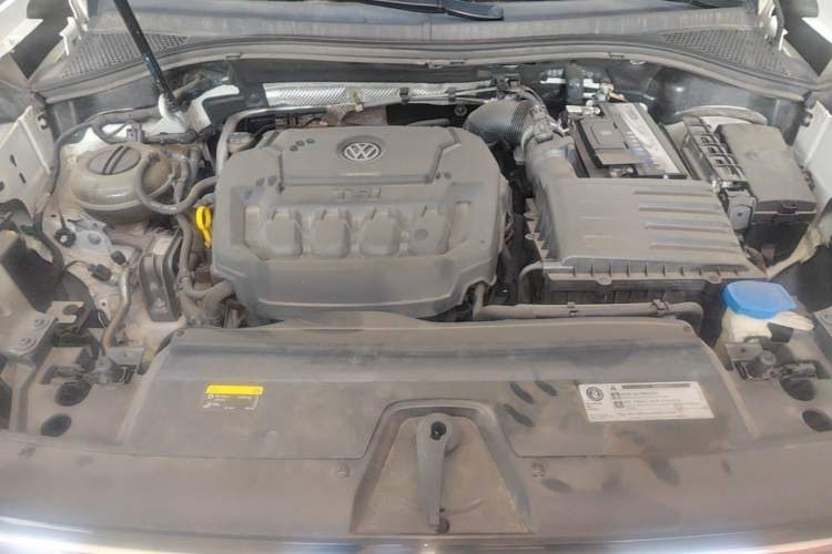 Used Volkswagen Tayron 2019 330TSI Two-Wheel Drive Luxury Model China VI Standard Engine Bay