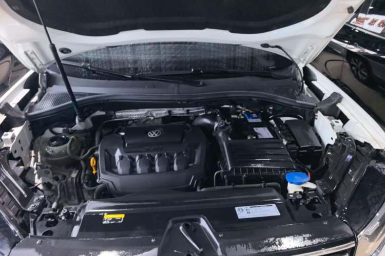 Used Volkswagen Tayron 2019 330TSI Two-Wheel Drive Luxury Model China VI Standard Engine Bay