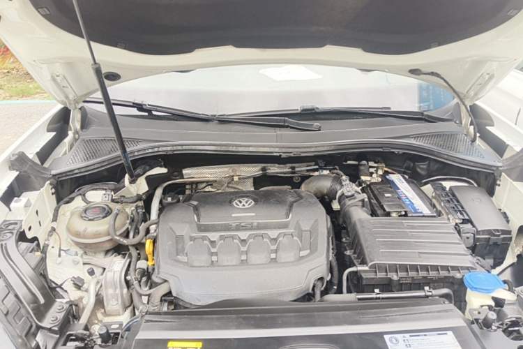 Used Volkswagen Tayron 2019 330TSI Two-Wheel Drive Luxury Model China VI Standard Engine Bay