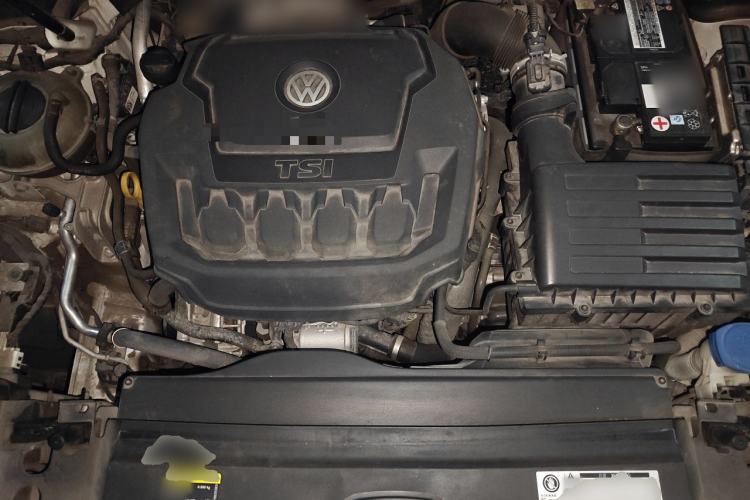 Used Volkswagen Tayron 2019 330TSI Two-Wheel Drive Luxury Model China VI Standard Engine Bay