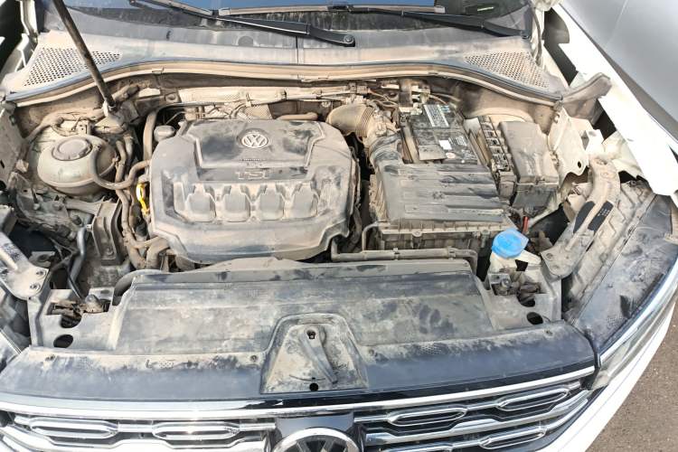 Used Volkswagen Tayron 2019 330TSI Two-Wheel Drive Luxury Model China VI Standard Engine Bay