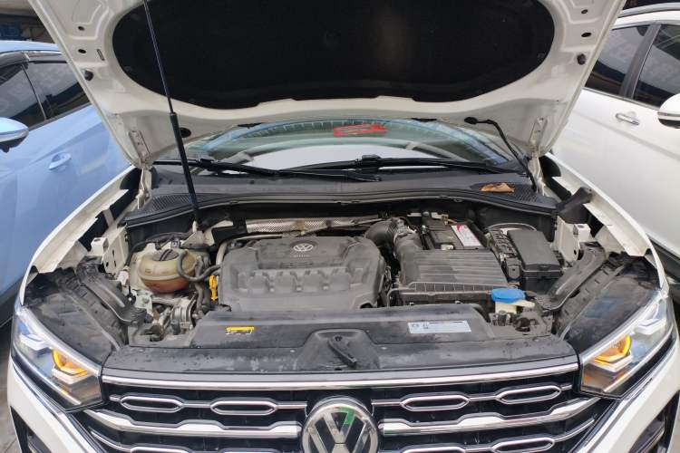 Used Volkswagen Tayron 2019 330TSI Two-Wheel Drive Luxury Model China VI Standard Engine Bay