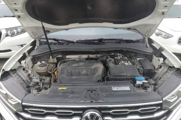 Used Volkswagen Tayron 2019 330TSI Two-Wheel Drive Luxury Model China VI Standard Engine Bay