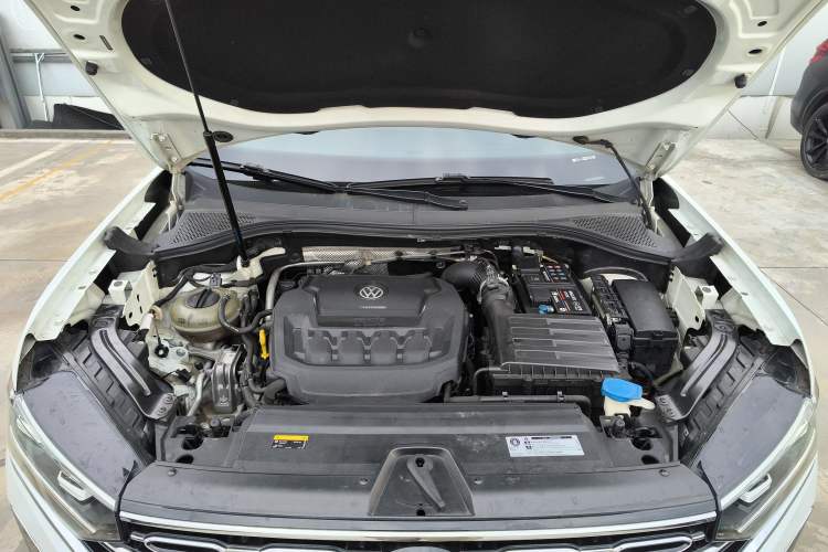 Used Volkswagen Tayron 2019 330TSI Four-Wheel Drive Luxury Version China VI Standard Engine Bay