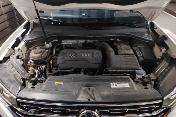Used Volkswagen Tayron 2019 380TSI Four-Wheel Drive R-Line China VI-standard Engine Bay