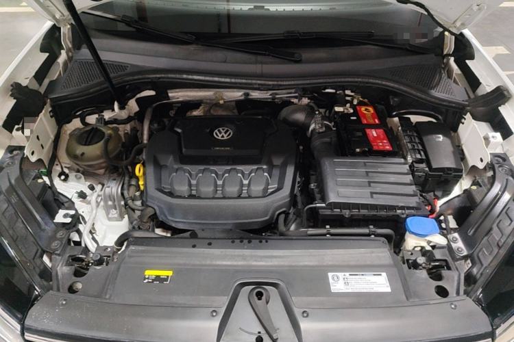 Used Volkswagen Tayron 2019 330TSI Two-Wheel-Drive Luxury Version China V Emission Standard Engine Bay