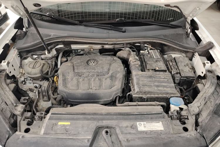 Used Volkswagen Tayron 2019 330TSI Two-Wheel Drive Luxury Model China VI Standard Engine Bay