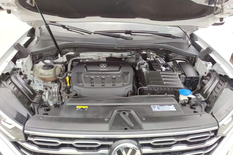 Used Volkswagen Tayron 2019 330TSI Two-Wheel Drive Luxury Model China VI Standard Engine Bay