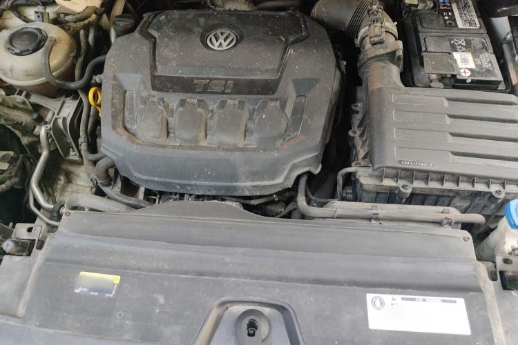 Used Volkswagen Tayron 2019 330TSI Two-Wheel Drive Luxury Model China VI Standard Engine Bay