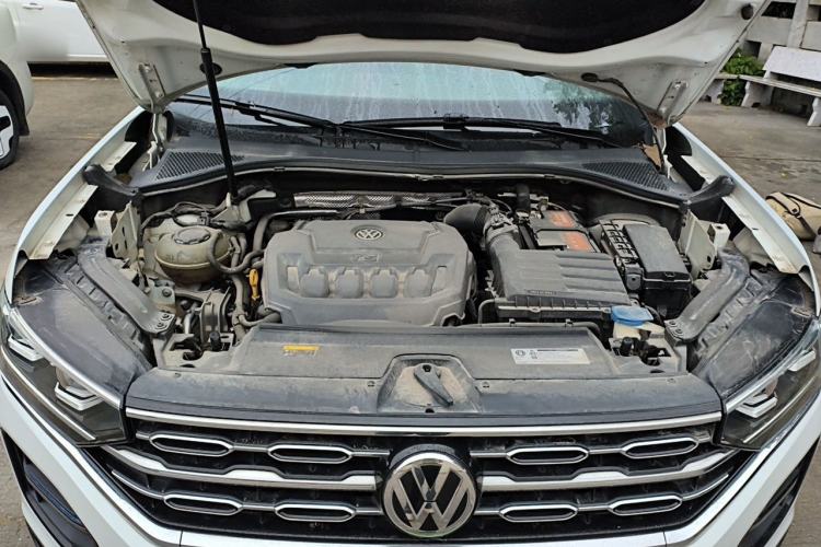 Used Volkswagen Tayron 2019 330TSI Two-Wheel Drive Luxury Model China VI Standard Engine Bay