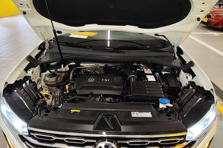 Used Volkswagen Tayron 2019 380TSI Four-Wheel Drive Flagship Model China VI Standard Engine Bay