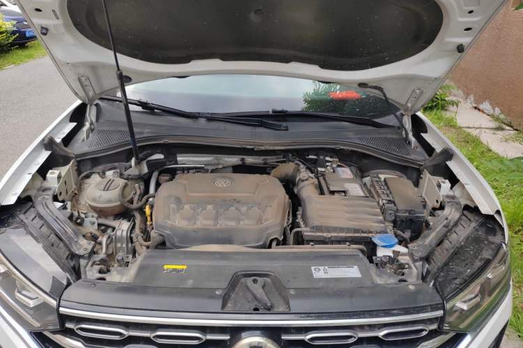 Used Volkswagen Tayron 2019 330TSI Two-Wheel Drive Luxury Model China VI Standard Engine Bay