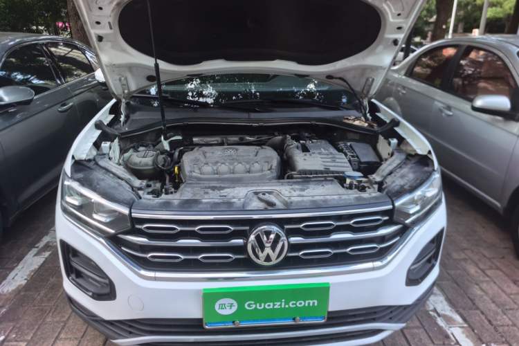 Used Volkswagen Tayron 2019 330TSI Two-Wheel-Drive Luxury Version China V Emission Standard Engine Bay