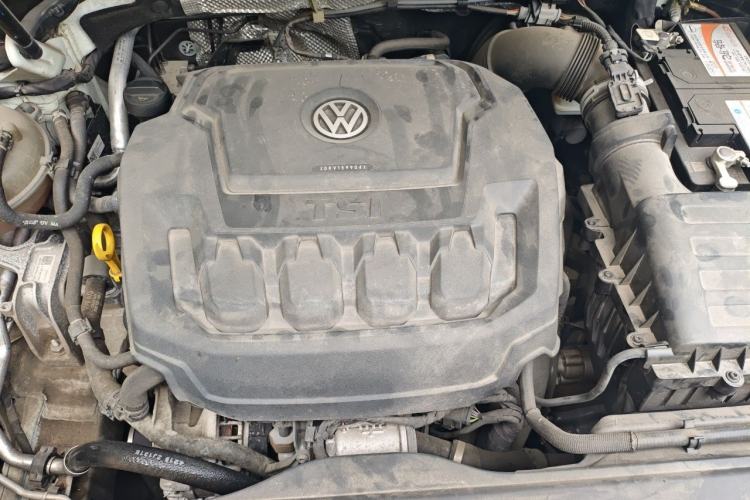Used Volkswagen Tayron 2019 330TSI Two-Wheel-Drive Luxury Plus China VI Standard Engine Bay