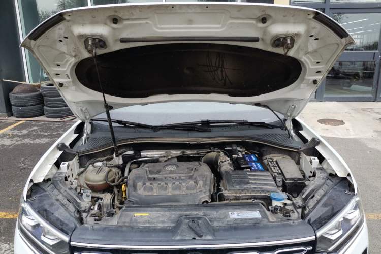 Used Volkswagen Tayron 2019 330TSI Four-Wheel Drive Luxury Version China V Standard Engine Bay
