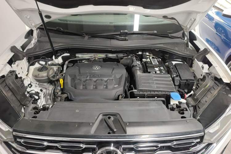Used Volkswagen Tayron 2019 330TSI Two-Wheel-Drive Luxury Plus China VI Standard Engine Bay