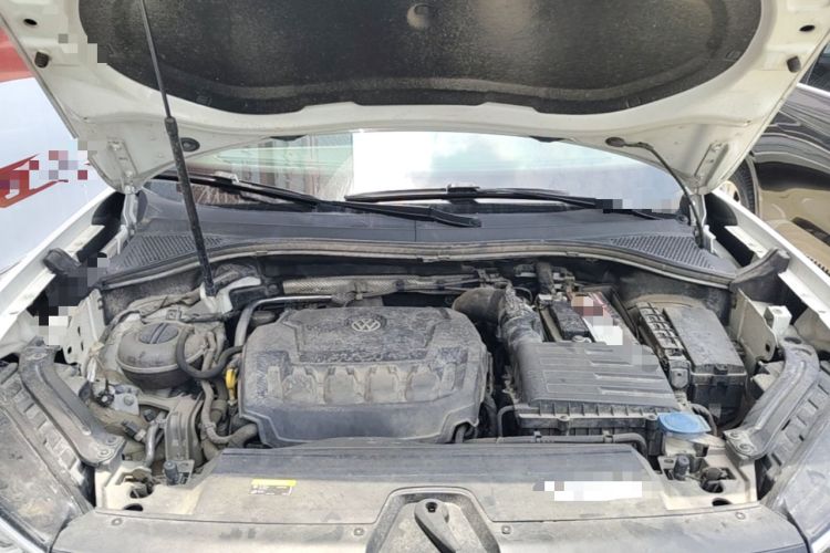 Used Volkswagen Tayron 2019 330TSI Two-Wheel Drive Luxury Model China VI Standard Engine Bay