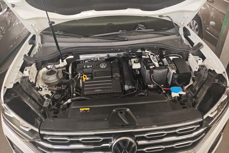 Used Volkswagen Tayron 2019 Teramont Edition 280TSI Two-Wheel Drive Luxury Model China VI Standard Engine Bay