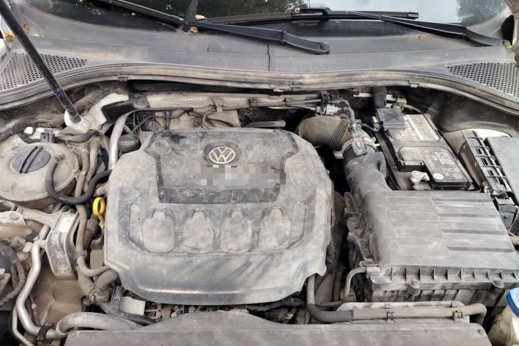 Used Volkswagen Tayron 2019 330TSI Two-Wheel Drive Luxury Model China VI Standard Engine Bay