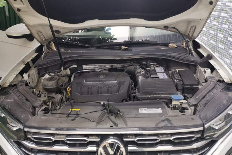 Used Volkswagen Tayron 2019 330TSI Two-Wheel Drive Luxury Model China VI Standard Engine Bay