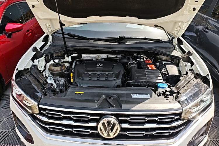 Used Volkswagen Tayron 2019 330TSI Two-Wheel-Drive Luxury Version China V Emission Standard Engine Bay