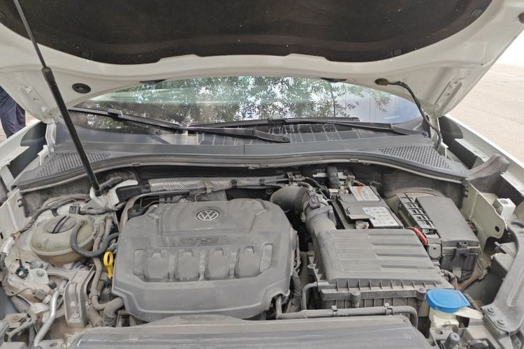 Used Volkswagen Tayron 2019 330TSI Four-Wheel Drive Luxury Version China VI Standard Engine Bay