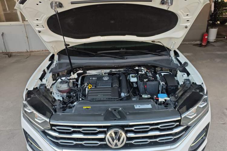 Used Volkswagen Tayron 2019 Teramont Edition 280TSI Two-Wheel Drive Luxury Model China VI Standard Engine Bay