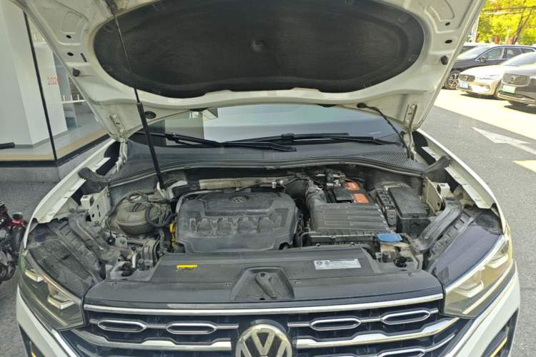 Used Volkswagen Tayron 2019 330TSI Two-Wheel-Drive Luxury Version China V Emission Standard Engine Bay