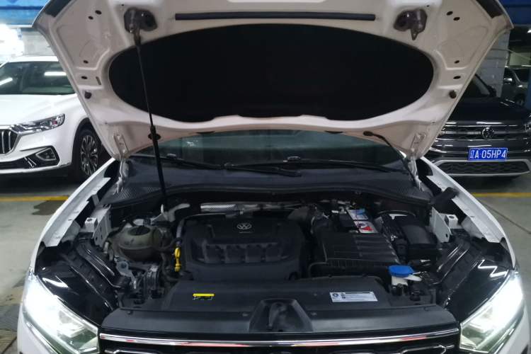 Used Volkswagen Tayron 2019 330TSI Two-Wheel-Drive Luxury Version China V Emission Standard Engine Bay