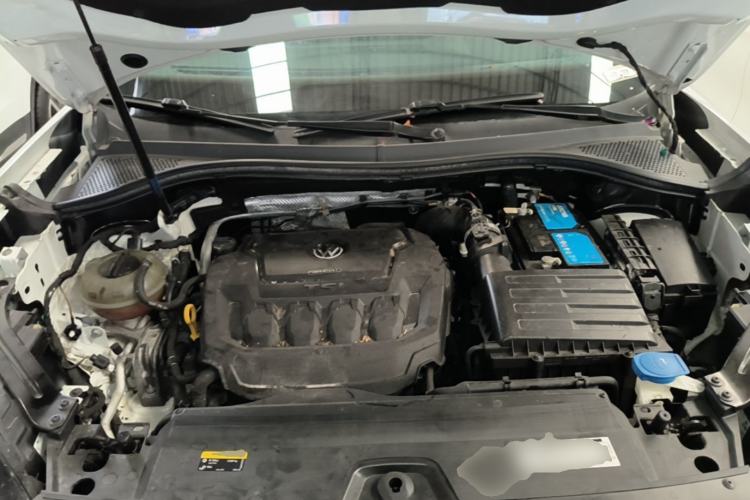 Used Volkswagen Tayron 2019 330TSI Two-Wheel Drive Luxury Model China VI Standard Engine Bay
